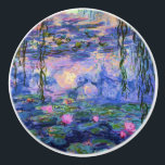Bouton De Porte En Céramique Monet Water Lilies Art<br><div class="desc">Claude Monet fut l'un des fondateurs de la peinture de l'impressionnisme français dans les paysages extérieurs. C'est l'un de ses nombreux tableaux de nénuphars du jardin montrant le reflet du ciel au-dessus,  avec des branches de saule pleuvoir suspendues au-dessus de l'étang,  et les fleurs de lys flottant dans l'eau.</div>