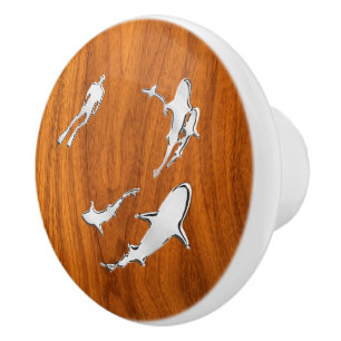 Bouton De Porte En Céramique Requins de chrome sur la copie en bois de grain de