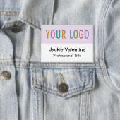 Bouton Lilac Purple Pin Back Badge avec nom du log (Insitu)