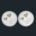 Boutons De Manchette 50e ballon d'or pour l'anniversaire du Mariage<br><div class="desc">50e anniversaire de mariage d'or liens avec la conception de ballon d'or. Chaque lien de menottes a de l'espace pour les noms du couple heureux et aussi pour le numéro anniversaire. Ces boutons de manchette personnalisés font un joli cadeau pour un mari, un père ou un grand-père qui se marie...</div>