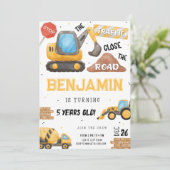 Bouw op de dag van de uitnodiging (Staand voorkant)