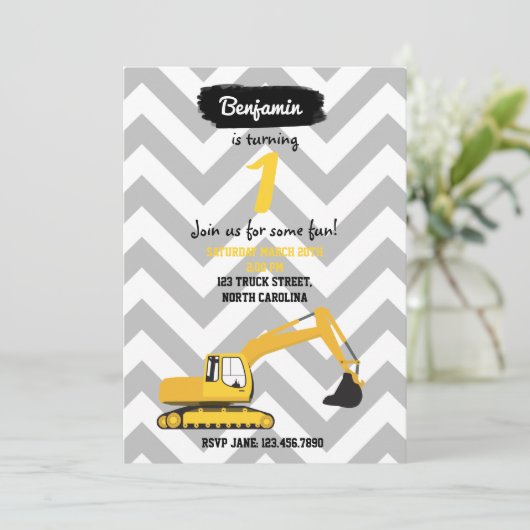 Bouw van graafmachines Vrachtdag uitnodiging (Staand voorkant)