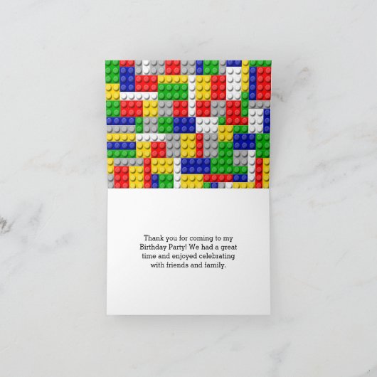 Bouwstenen Bedankt Jongen's Verjaardagsfeestje (Binnen)