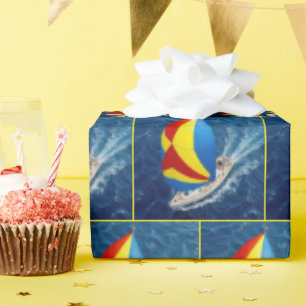 Bovenaanzicht van een zeilboot met spinnaker cadeaupapier