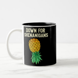 Bovenkant ananas naar beneden voor Shenanigans Fun Tweekleurige Koffiemok