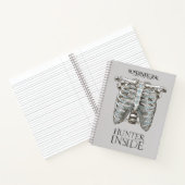 Bovennatuurlijke "Hunter Inside" Ribcage Graphic Notitieboek (Binnen)
