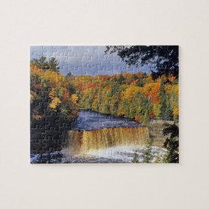 Bovenste Tahquamenon-Herfsten in UP Michigan in he Legpuzzel