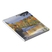 Bovenste Tahquamenon-Herfsten in UP Michigan in he Notitieblok (Schuin)