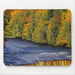 Bovenste Tahquamenon-watervallen in het noorden va Muismat