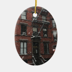 Bovenste westkant Brownstone Fire Escape NYC Snow Keramisch Ornament