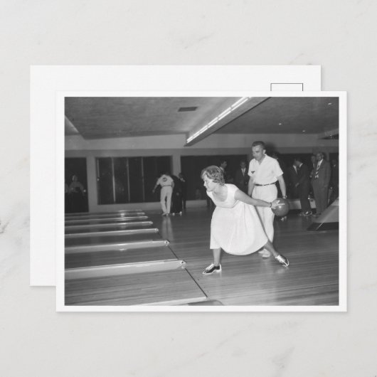 bowlingbaan vrouw in witte jurk briefkaart (Voorkant / Achterkant)