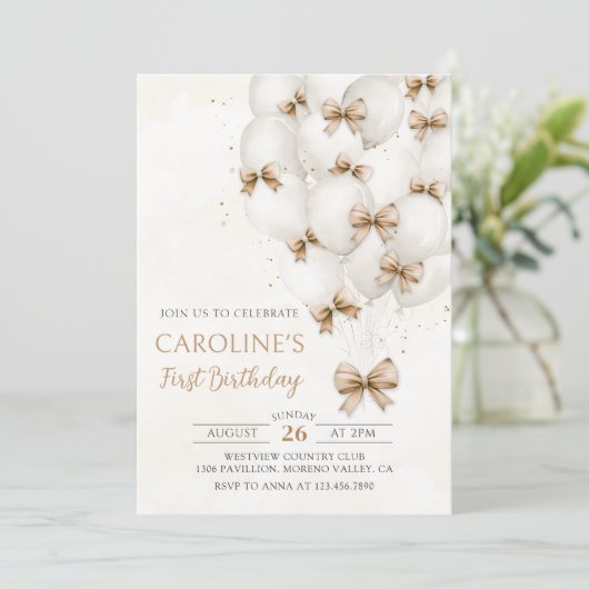 Bows Beige Balloons Anniversaire Invitation (Debout devant)