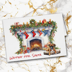 Boxer Puppy Wachten op Kerstmis Open haard