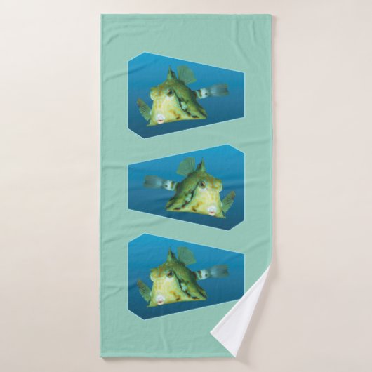 Boxfish - arrière - plan bleu dégradé | (Serviette de bain)
