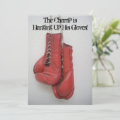 Boxing Glove Retirement Party Uitnodigingen (Staand voorkant)