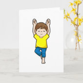 Boy at Yoga Stretching exercises Kaart (Gele Bloem)