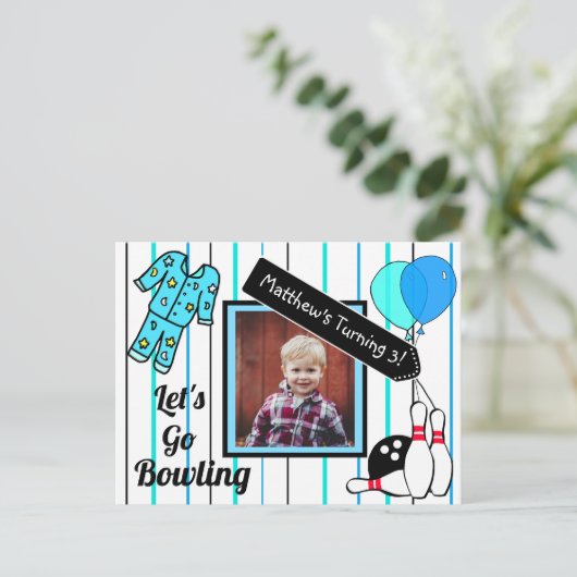 Boy's Bowling Theme Birthday Party Invitation (Debout devant)