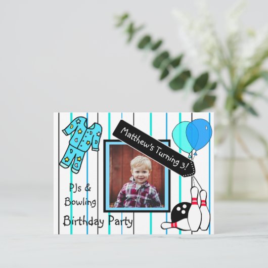 Boy's Bowling Theme Birthday Party Invitation (Debout devant)