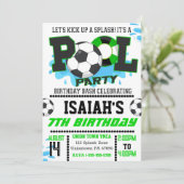 Boys de soccer pool fête Anniversaire Invitation (Debout devant)