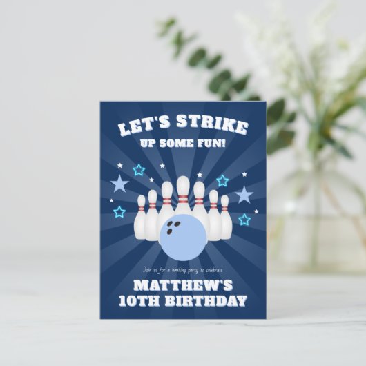Boy's Strike Up Some Fun Bowling Verjaardagsfeestj Uitnodiging Briefkaart (Staand voorkant)