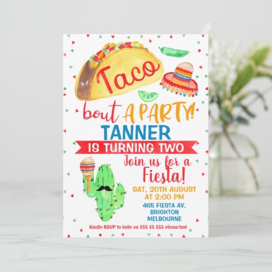 Boys Taco à propos d'une invitation pour fêter un  (Debout devant)