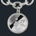 Bracelet Avec Breloques Assez 25ème souvenir d'anniversaire de noces<br><div class="desc">Personnalisez le charme. 25ème Souvenir d'anniversaire de noces d'argent. le ⭐ ce produit est 100% personnalisable. Des graphiques et/ou le texte peuvent être ajoutés, supprimé, déplacé, remis à la côte, changé autour, tourné, etc… 99% de mes conceptions dans mon magasin sont faits dans les couches. Ceci le rend facile pour...</div>