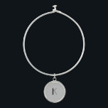 Bracelet Rigide Monogramme initial Élégant minimaliste gris noir<br><div class="desc">Un cadeau pour elle. Un bracelet d'origine monogrammé qui est élégant dans sa simplicité. Argent,  ou plaque d'argent,  Gris et Noir. Modifiez l'initiale pour personnaliser pour votre destinataire.</div>