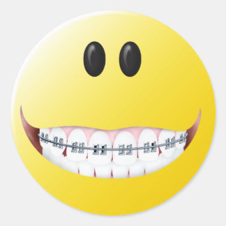 Braces Face Ronde Sticker