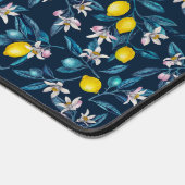 Branches de citron avec fleurs et fruits sur le bl (Coin)