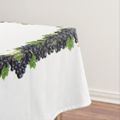Branches de raisins de vin rouge sur une nappe bla (In Situ)