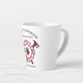 Brandafdeling logo, witte en rode badge latte mok (Rechterhoek)