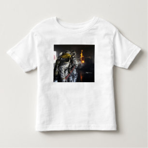 Brandweerlieden blussen een brand in een training  kinder shirts