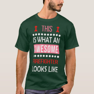 Brandweerman Geweldige ziet er grappig uit op kers T-shirt