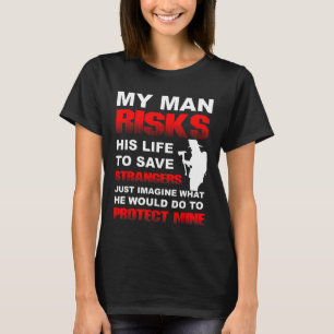 brandweerman met Vriendin vrijwilliger brandweerma T-shirt