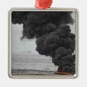 Brandwonden van geconcentreerde olie metalen ornament
