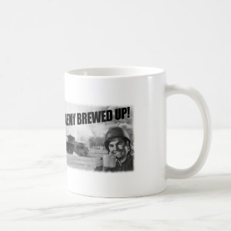 Brassé ! Tasse de café, monde des réservoirs