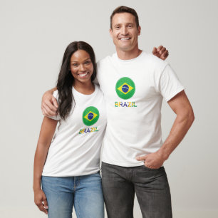 Braziliaanse vlag staat op een voetbal Brazilië T-shirt