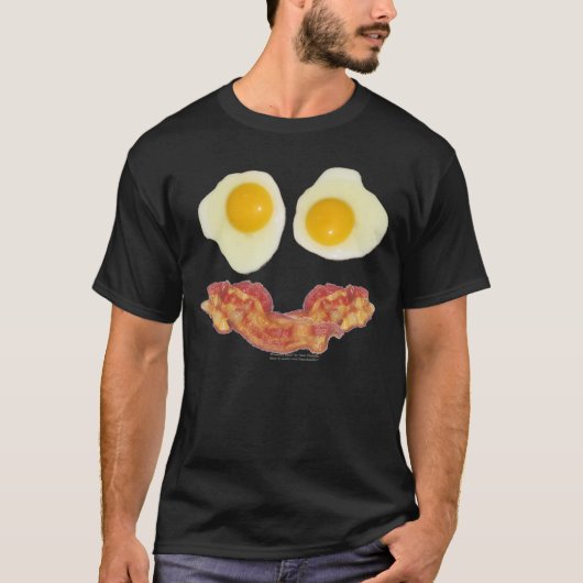 "Breakfast Smile" van Clara Chandler T-shirt (Voorkant)