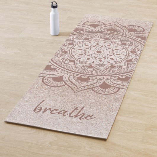Breedte van het Chic Roos Gold Feminine Mandala Pr Yogamat (In situ)