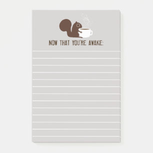 Breedtegraaltje koffie gelinkt met papier post-it® notes