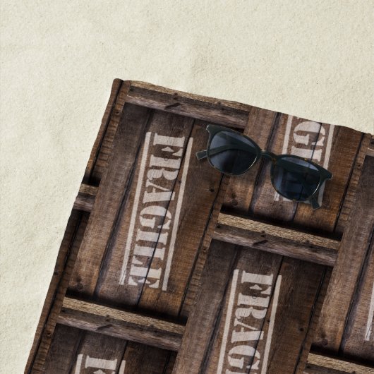 Breekbare houtkrat bruine houtnerf strandlaken (In situ)