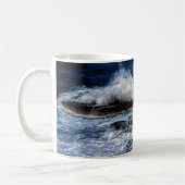 Brekende Golf Op Rotsformatie Mok (Links)