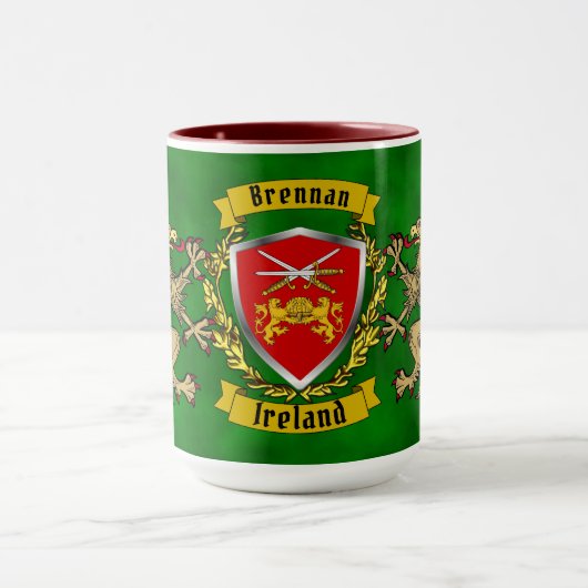 Brennan Irish Shield & Griffins - Gepersonaliseerd Mok (Midden)