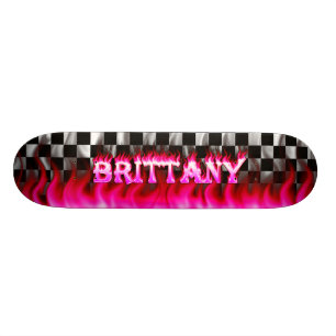 Bretagne skateboard roze vuur en vlammenontwerp.