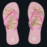 Bribe Tribe tongs avec typographie monogramme<br><div class="desc">Bride Flip Tribe Flip Flops avec Gold Foil Monogramme Typographie pour la parfaite Beach Bachelorette Party.</div>