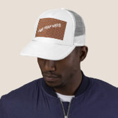 Brick Wall Trucker Hat met aangepaste tekst Pet (In situ)