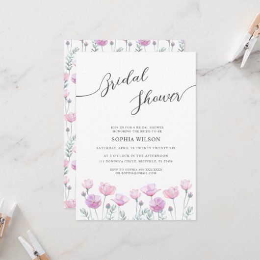 Bridal Shower Invitation delicate flowers. (Devant/Arrière en situation)