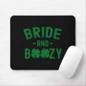 Bride And Boozy Irish St Patrick's Day Funny Shamr Muismat (Met muis)