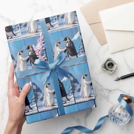Bride and Groom Penguins Dancing On Ice Cadeaupapier (Geschenken)