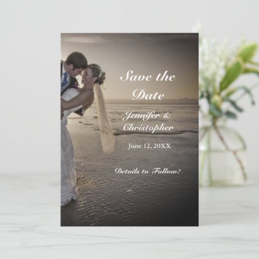 Bride & Groom Grayed Sunset Beach Save the Date (Staand voorkant)